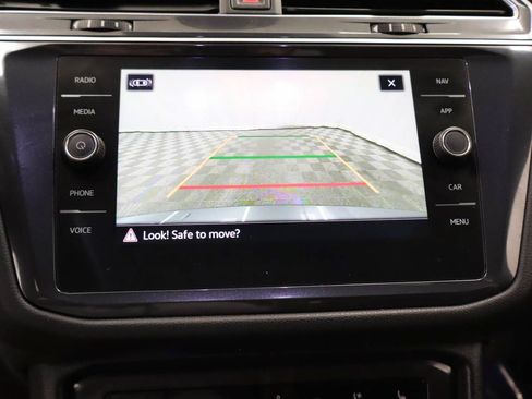 Used 2022 Volkswagen Tiguan SEL R-Line AWD/4WD image 10