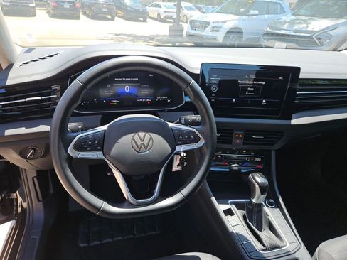 Used 2025 Volkswagen Jetta S FWD image 17