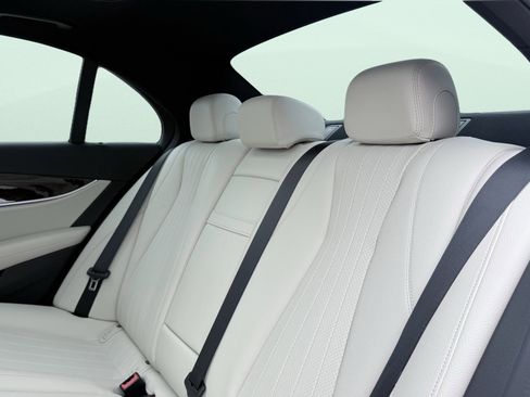 Used 2023 Mercedes-Benz E 350 Sedan image 33