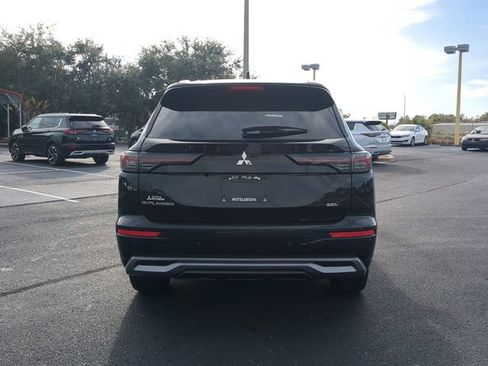New 2025 Mitsubishi Outlander SEL image 5