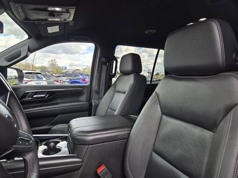 Used 2025 Chevrolet Tahoe Z71 AWD/4WD image 10