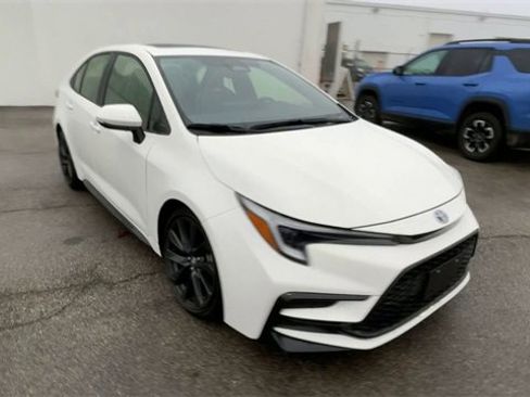 Used 2023 Toyota Corolla SE image 4