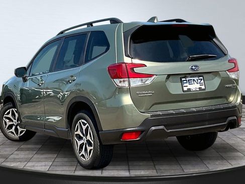 Used 2020 Subaru Forester Premium AWD/4WD image 4