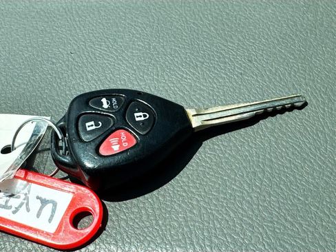 Used 2010 Toyota Corolla LE FWD image 29