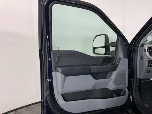 New 2025 Ford F250 XLT w/ Black Appearance Package image 15