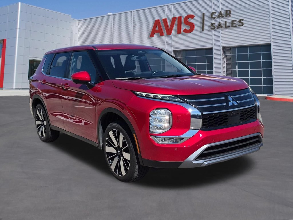 Used 2025 Mitsubishi Outlander SE AWD/4WD image 3