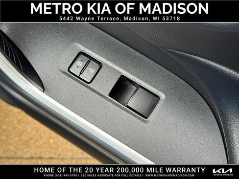 Used 2021 Toyota RAV4 LE AWD/4WD image 43