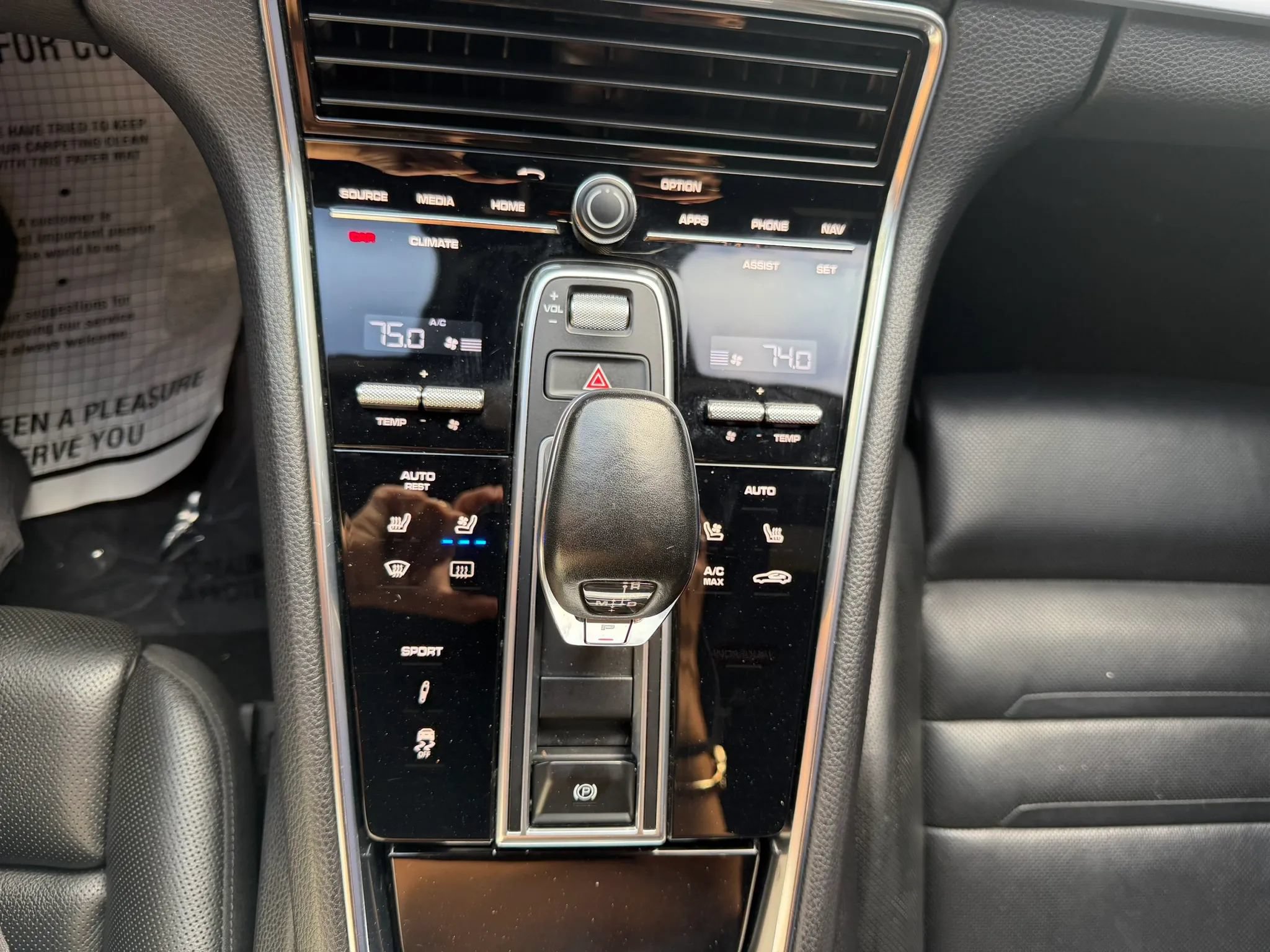 Used 2018 Porsche Panamera 4 AWD/4WD image 38