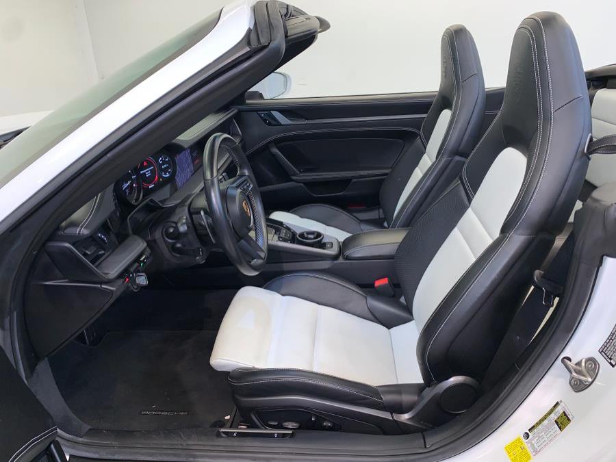 Used 2020 Porsche 911 Carrera 4S AWD/4WD image 2
