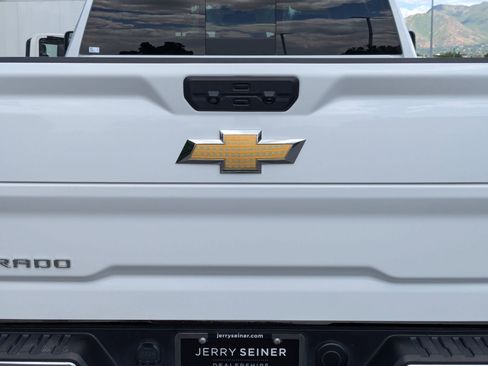 Used 2022 Chevrolet Silverado 3500 LT w/ All Star Edition AWD/4WD image 13