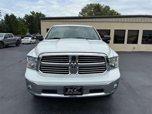 Used 2019 RAM 1500 Classic SLT w/ SLT Plus D←cor Group AWD/4WD image 4