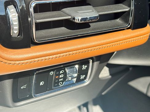 Used 2024 Lincoln Aviator Reserve w/ Equipment Group 201A image 11