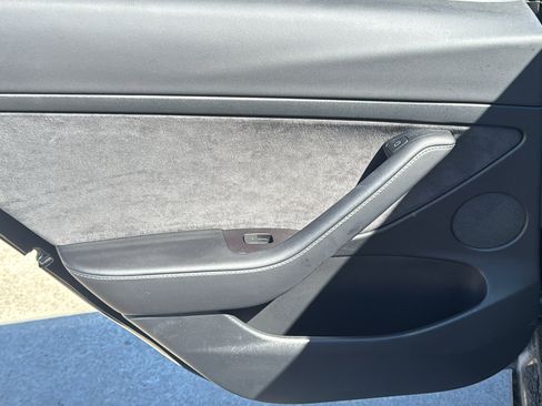 Used 2022 Tesla Model 3 Performance image 16