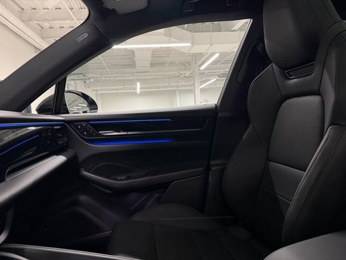 Used 2024 Porsche Macan 4 Electric image 23