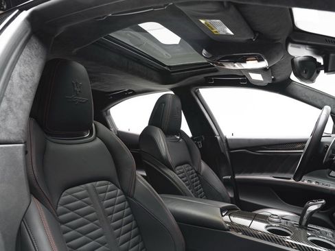 Used 2022 Maserati Ghibli Trofeo image 40