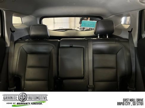 Used 2024 GMC Terrain SLT AWD/4WD image 34
