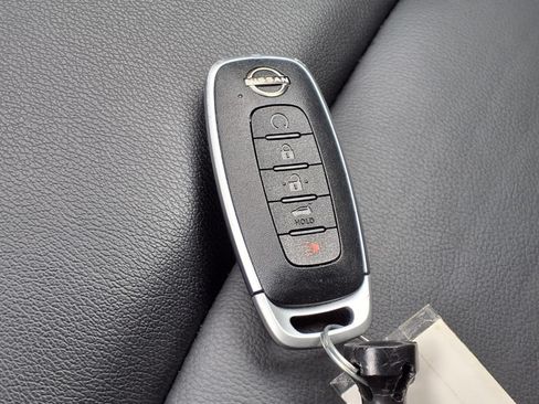 Used 2024 Nissan Pathfinder SL AWD/4WD image 27