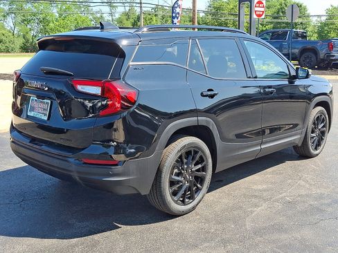 Used 2024 GMC Terrain SLT w/ Infotainment Package II AWD/4WD image 6