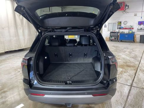 Used 2025 Chevrolet Equinox LT w/ Convenience Package II image 24