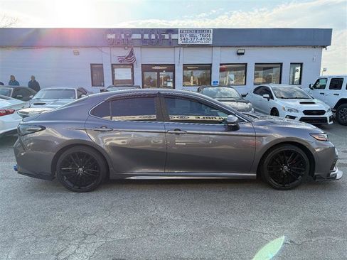 Used 2022 Toyota Camry XSE w/ Navigation Package image 5