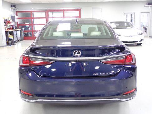 Used 2022 Lexus ES 250 w/ Premium Package image 21