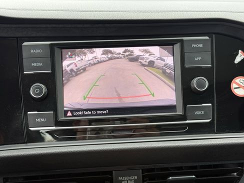 Used 2024 Volkswagen Jetta SE image 21