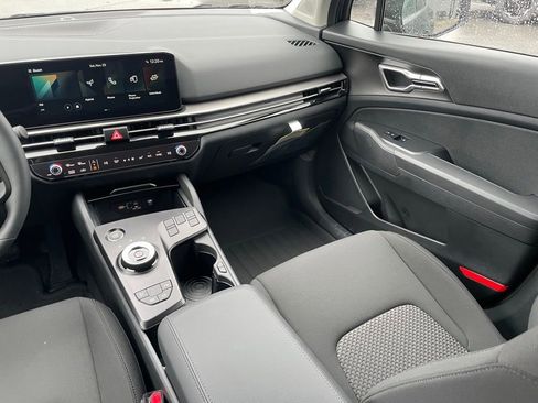 New 2026 Kia Sportage LX FWD image 21