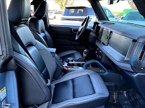 Used 2024 Ford Bronco Black Diamond image 27