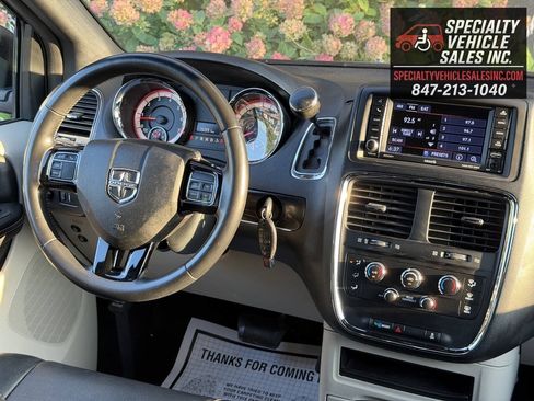 Used 2018 Dodge Grand Caravan SXT FWD image 36