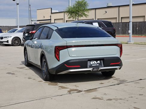 New 2026 Kia K4 LXS image 3