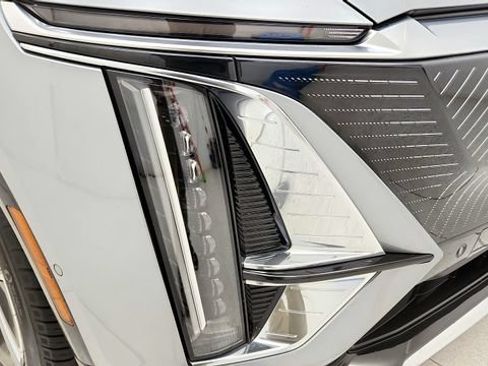 Used 2024 Cadillac Lyriq Luxury AWD/4WD image 22