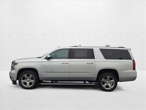 Used 2019 Chevrolet Suburban Premier image 8