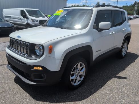 Used 2018 Jeep Renegade Latitude w/ Safety & Security Group AWD/4WD image 2
