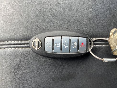 Used 2025 Nissan Altima 2.5 SV FWD image 21