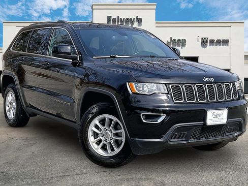 Used 2020 Jeep Grand Cherokee Laredo image 11
