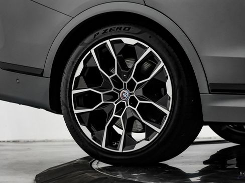 Used 2023 BMW X7 M60i w/ Executive Package image 88