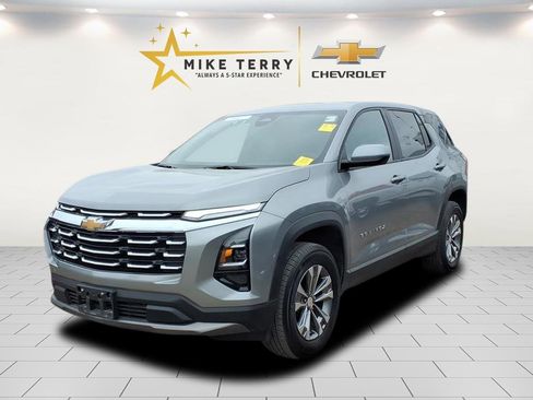 Used 2025 Chevrolet Equinox LT image 1