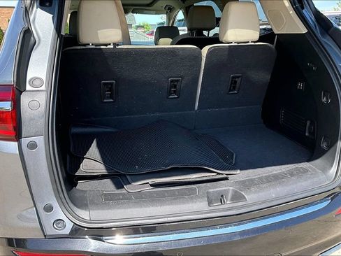 Used 2020 Buick Enclave Premium w/ Sun and Sites Package FWD image 34