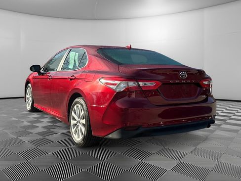 Used 2019 Toyota Camry LE image 5