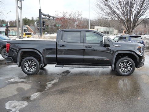 Used 2023 GMC Sierra 1500 AT4 w/ Technology Package image 10