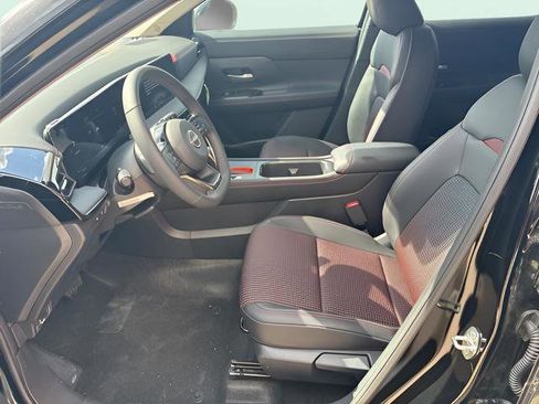 New 2026 Nissan Kicks SR w/ Cold Weather Package image 10