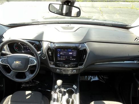 Certified 2021 Chevrolet Traverse LT FWD image 11