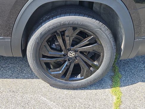 Used 2023 Volkswagen Atlas SE w/ Black Wheel Package AWD/4WD image 8