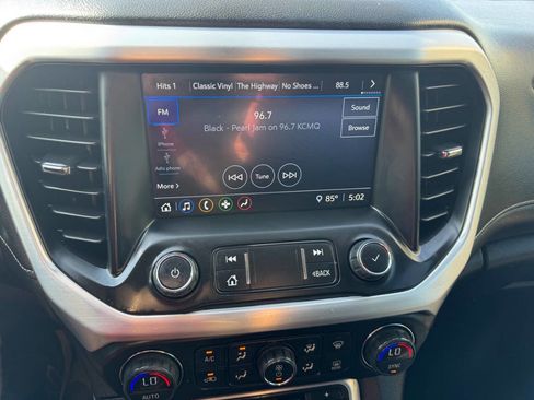 Used 2020 GMC Acadia SLE w/ Driver Convenience Package FWD image 19