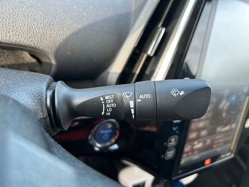 Used 2019 Toyota Prius Prime Advanced FWD image 21