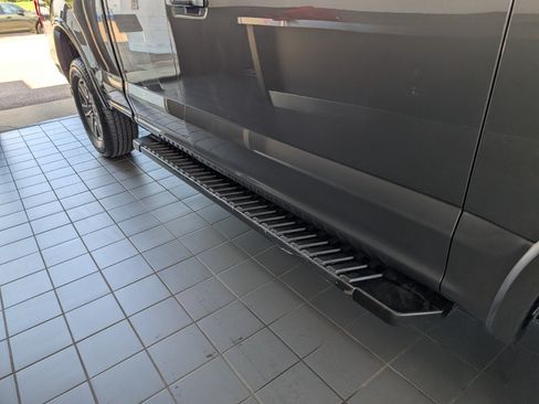 Used 2017 Ford F150 Lariat w/ Equipment Group 502A Luxury AWD/4WD image 2