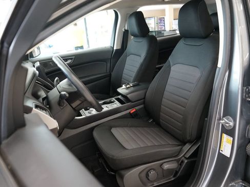 Used 2023 Ford Edge SE w/ Black Appearance Package AWD/4WD image 2