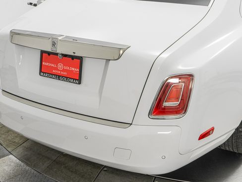 Used 2023 Rolls-Royce Phantom Sedan image 40