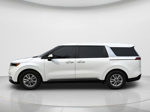 Used 2024 Kia Carnival LX FWD image 9
