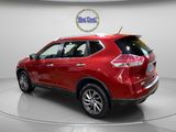 Used 2016 Nissan Rogue SL image 2